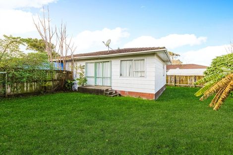 Photo of property in 2/27 Mon Desir Place, Manurewa, Auckland, 2102