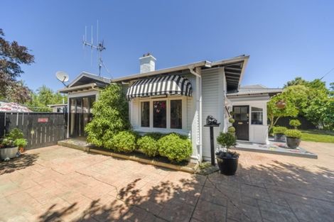 Photo of property in 320 Featherston Street, Palmerston North, 4410