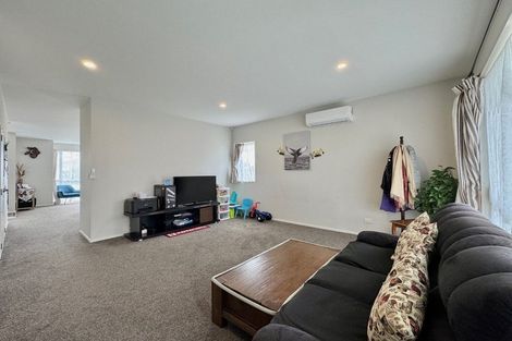 Photo of property in 5 Aeronautic Road, Takanini, 2112