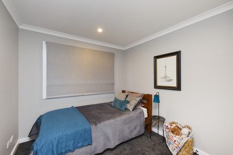 Photo of property in 16 Freedom Drive, Kelvin Grove, Palmerston North, 4414