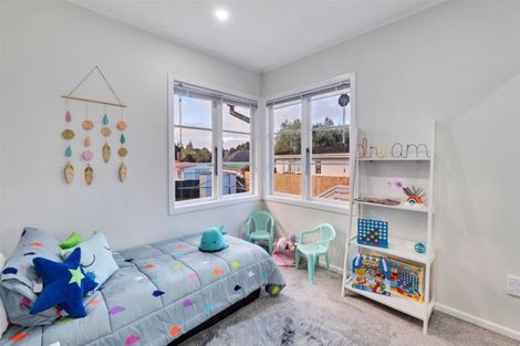 Photo of property in 7 Serjeant Street, Henderson, Auckland, 0612