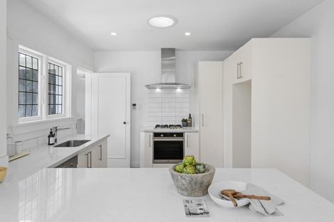 Photo of property in 40 Centaurus Road, Cashmere, Christchurch, 8022