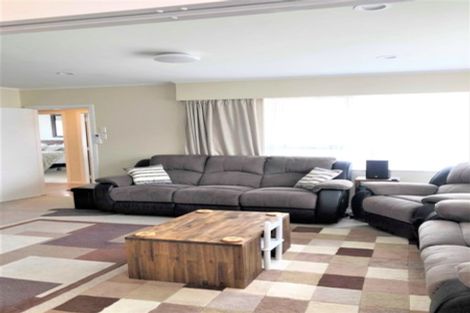 Photo of property in 16 Seattle Grove, Totara Park, Upper Hutt, 5018