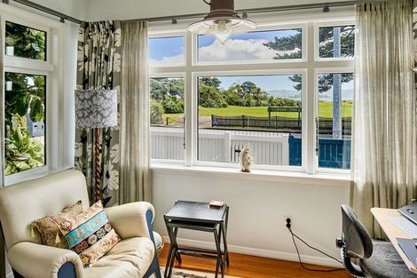 Photo of property in 57 Marine Parade, Eastbourne, Lower Hutt, 5013