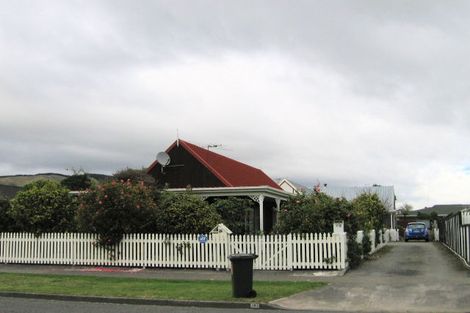 Photo of property in 38 Kapanui Road, Waikanae, 5036