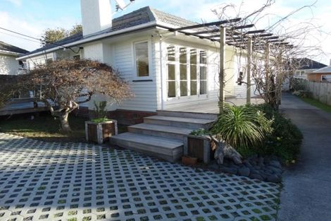 Photo of property in 1/3 Mackenzie Street, Te Atatu South, Auckland, 0610