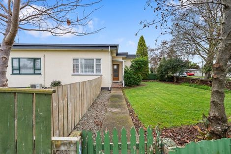 Photo of property in 2 Hobson Place, Takaro, Palmerston North, 4412