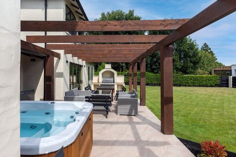 Photo of property in 12 Taunton Green, Papanui, Christchurch, 8052