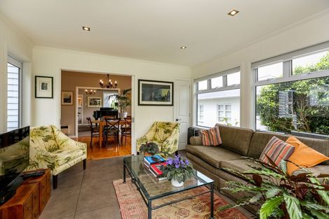 Photo of property in 207 Powderham Street, New Plymouth, 4310