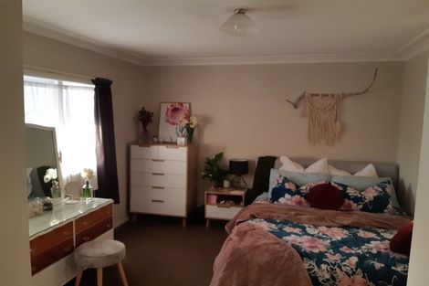 Photo of property in 1/177 Edmonton Road, Te Atatu South, Auckland, 0610