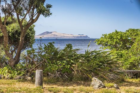 Photo of property in 130 Breaker Bay Road, Breaker Bay, Wellington, 6022