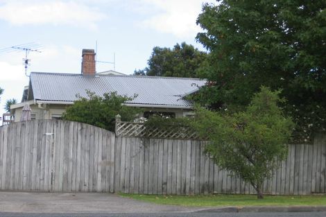 Photo of property in 14a Kowhai Road, Campbells Bay, Auckland, 0630