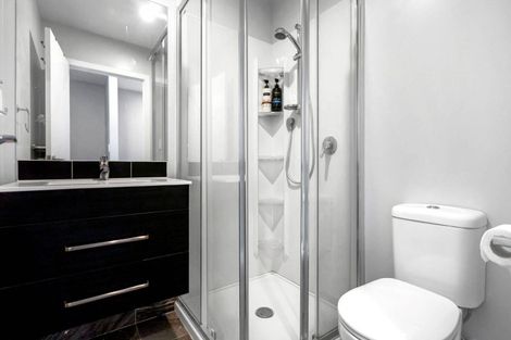 Photo of property in 27 Tokai Place, Glen Eden, 0602