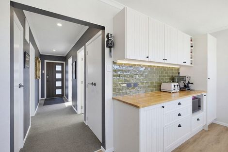 Photo of property in 110 Main Road, Titahi Bay, Porirua, 5022