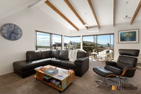 Photo of property in 28 Ocean View Road, Waihi Beach, 3611