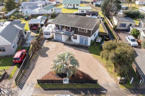 Photo of property in 208 Chartwell Avenue, Whangamata, 3620