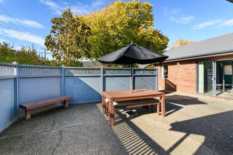 Photo of property in 12 Mana Place, Awapuni, Palmerston North, 4412