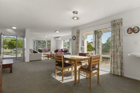 Photo of property in 8 Bluebird Crescent, Unsworth Heights, Auckland, 0632