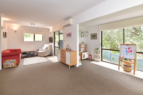Photo of property in 10 Elliston Crescent, Stanmore Bay, Whangaparaoa, 0932