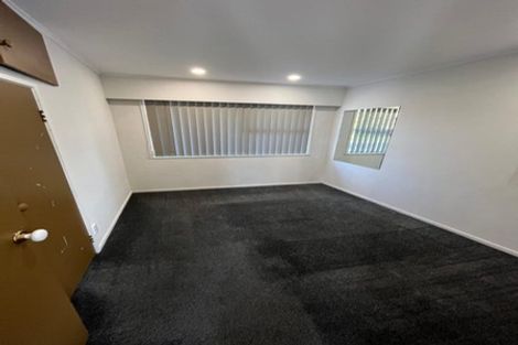 Photo of property in 99 Farquhar Road, Glendene, Auckland, 0602