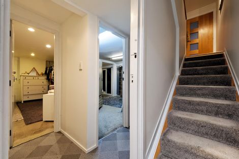 Photo of property in 12 Havelle Avenue, Titirangi, Auckland, 0604