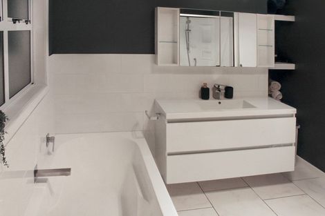 Photo of property in 34 Havelock Street, Opunake, 4616