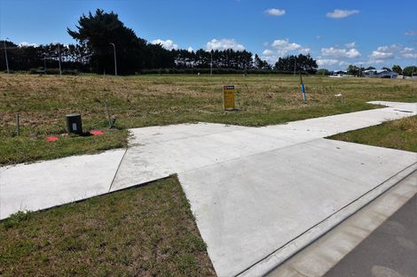 Photo of property in 28 Opouatu Avenue, Glenbrook, 2681