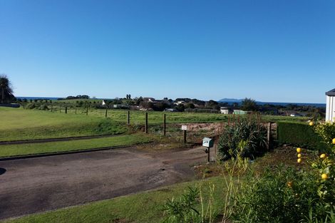 Photo of property in 24 Adela Stewart Drive West, Athenree, Katikati, 3177