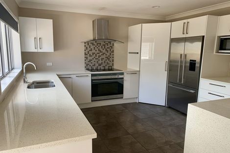 Photo of property in 65 Seacliffe Avenue, Belmont, Auckland, 0622