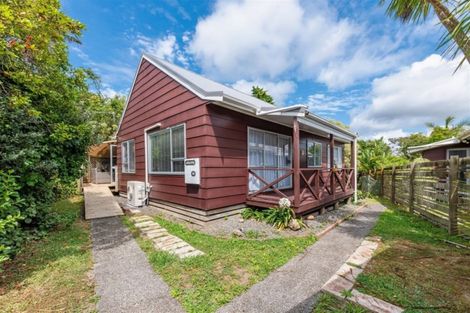 Photo of property in 2/25 Lucinda Place, Glen Eden, Auckland, 0602