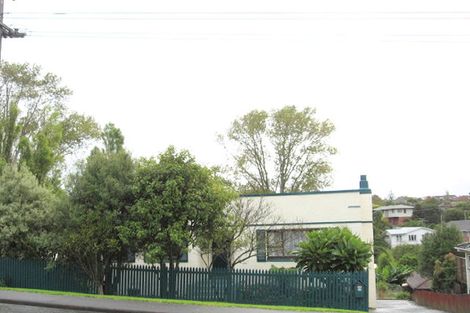 Photo of property in 1/52 Uxbridge Road, Mellons Bay, Auckland, 2014