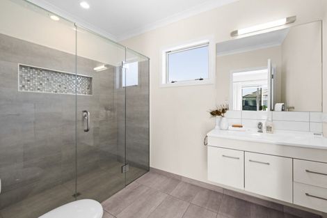 Photo of property in 10 Kapiti Drive, Poraiti, Napier, 4112