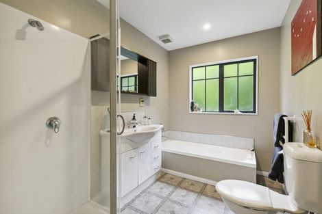 Photo of property in 19b Sheridan Terrace, Johnsonville, Wellington, 6037