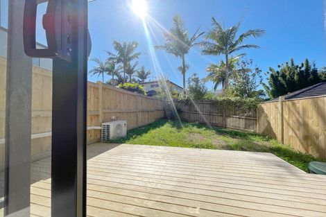 Photo of property in 7/105 Hobsonville Road, West Harbour, Auckland, 0618
