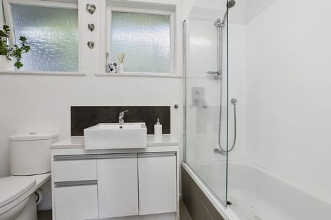 Photo of property in 202 Verbena Road, Birkdale, Auckland, 0626