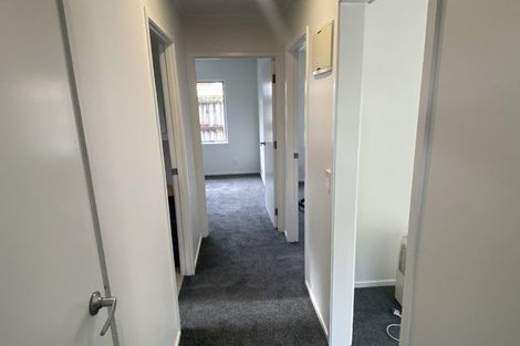 Photo of property in 10 Kingdale Road, Henderson, Auckland, 0610