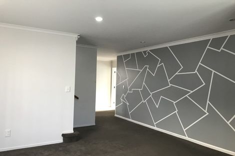 Photo of property in 16 Andover Way, Goodwood Heights, Auckland, 2105