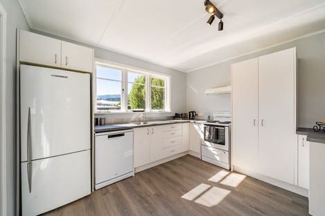 Photo of property in 20 Totara Park Road, Clouston Park, Upper Hutt, 5018