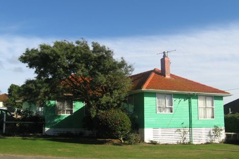 Photo of property in 6 D'urville Street, Cannons Creek, Porirua, 5024