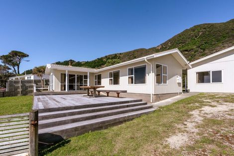 Photo of property in 879 Mataikona Road, Mataikona, Masterton, 5889