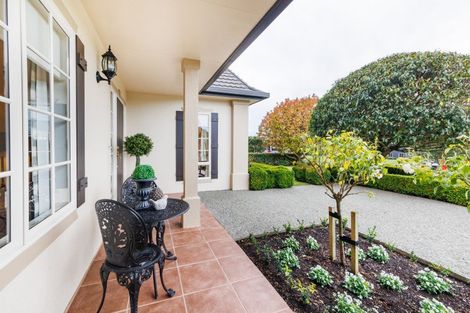 Photo of property in 35 Cashmere Drive, Fitzherbert, Palmerston North, 4410