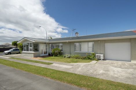 Photo of property in 404a Otumoetai Road, Otumoetai, Tauranga, 3110