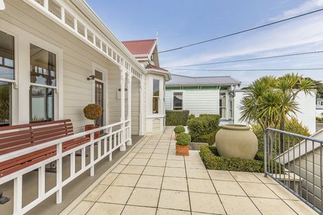 Photo of property in 16 Farm Road, Northland, Wellington, 6012