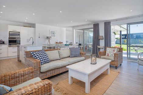 Photo of property in 44 Longreach Drive, Cooks Beach, Whitianga, 3591