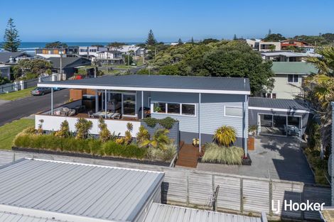 Photo of property in 16a Shaw Road, Waihi Beach, 3611