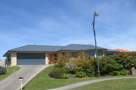 Photo of property in 8 Bullmore Place, Pukehangi, Rotorua, 3015