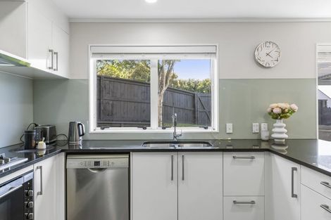 Photo of property in 1/13 Perendale Close, Somerville, Auckland, 2014