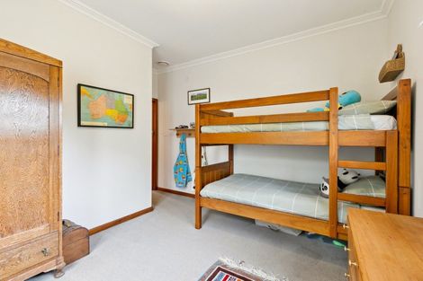 Photo of property in 25 Waikato Street, Island Bay, Wellington, 6023