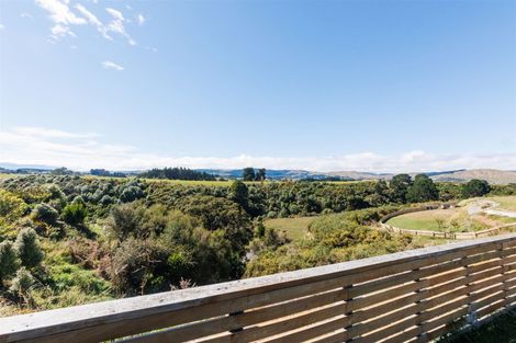 Photo of property in 132 Johnstone Drive, Fitzherbert, Palmerston North, 4410