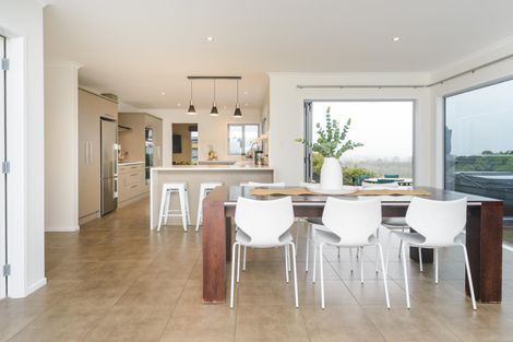 Photo of property in 78 Cashmere Drive, Fitzherbert, Palmerston North, 4410